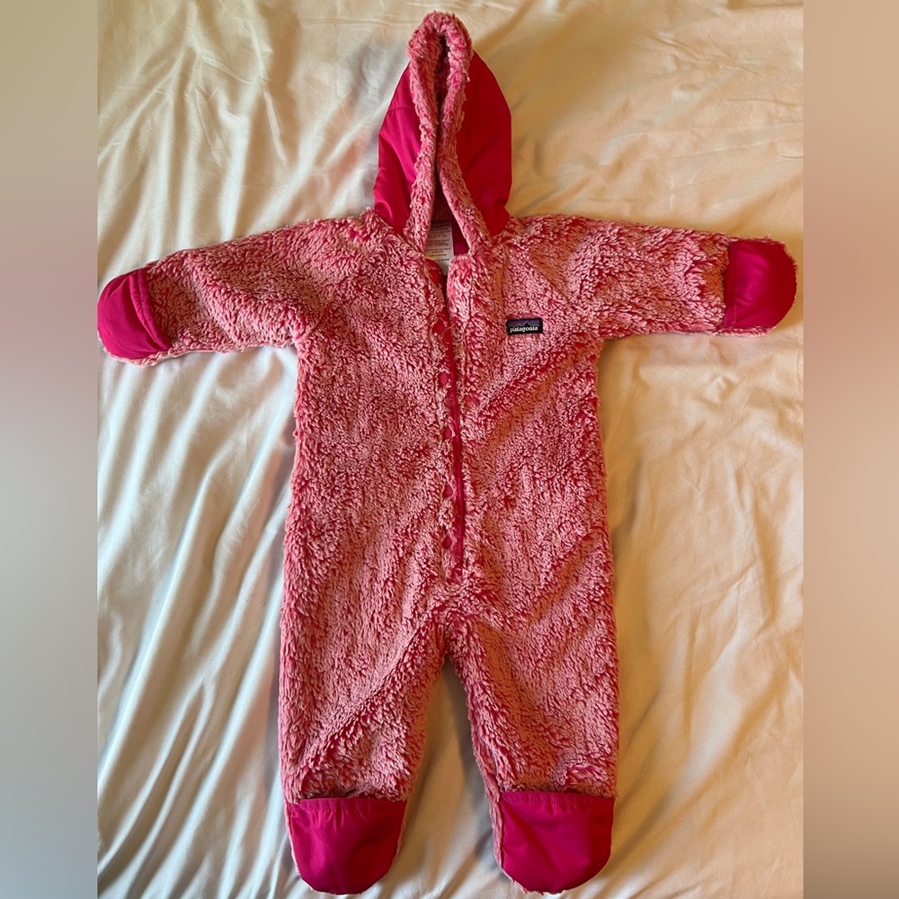 Patagonia Cozy Pink Fleece snow suit - reversible ! Size 6 month